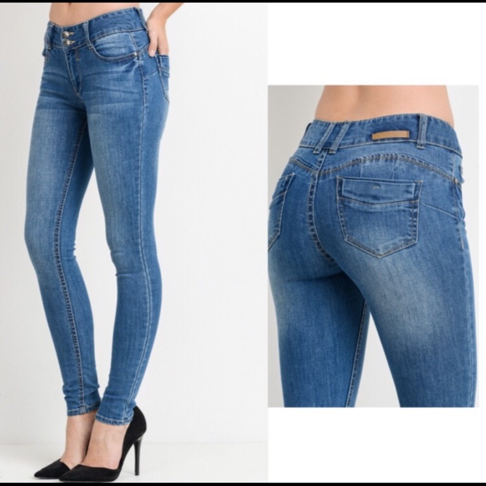 🎉 Host Pick 🎉 Push up skinny Jean